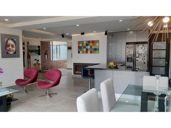 Apartamento de 3 alcobas en venta en Santa Barbara, Bogotá, 165 m² · foto 5 de 21