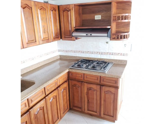 Apartamento de 3 alcobas en venta en Centro, Rionegro, 84 m² · foto 2 de 12