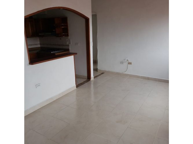 Apartamento de 3 alcobas en venta en Centro, Rionegro, 84 m² · foto 3 de 12
