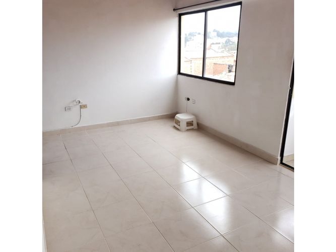 Apartamento de 3 alcobas en venta en Centro, Rionegro, 84 m² · foto 4 de 12