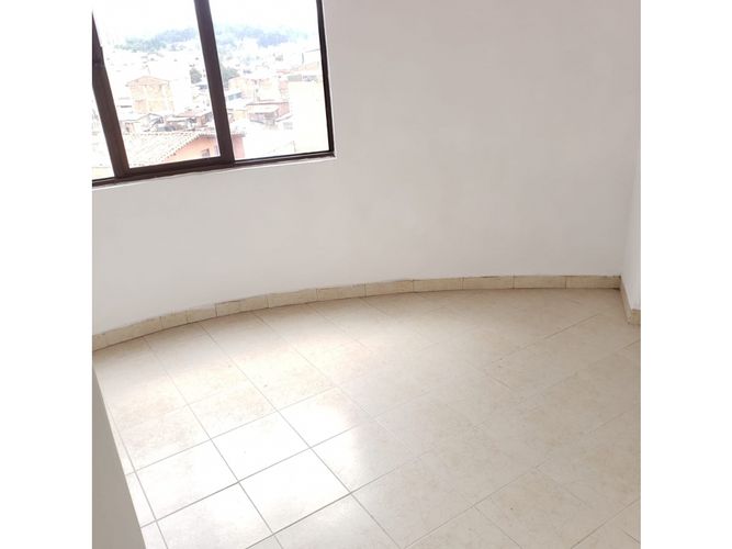 Apartamento de 3 alcobas en venta en Centro, Rionegro, 84 m² · foto 5 de 12