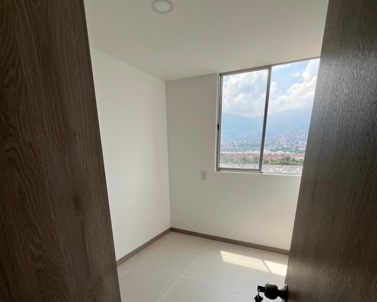 Apartamento en venta en Los Naranjos, Itagüí · foto 5 de 13