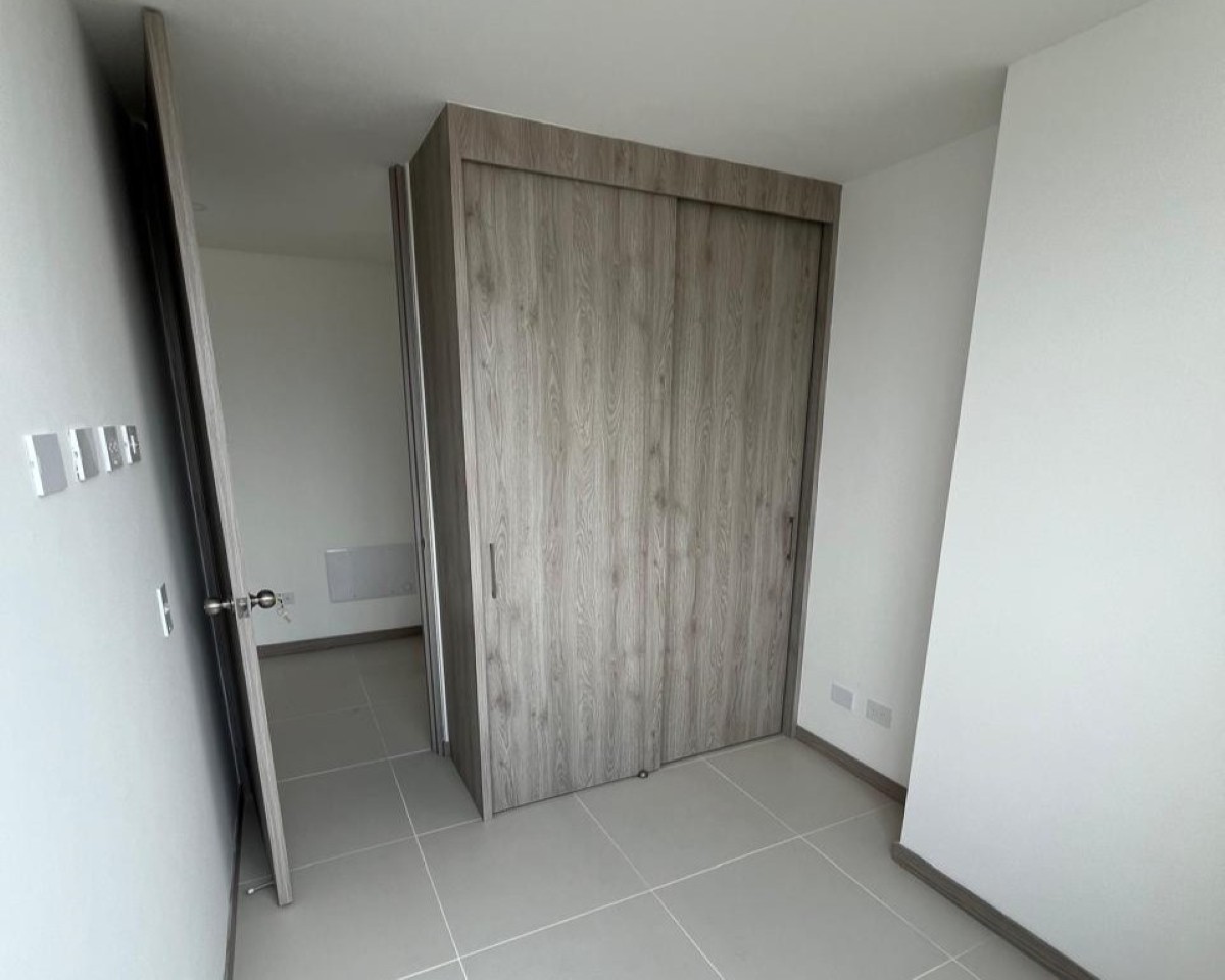 Apartamento en venta en Los Naranjos, Itagüí · foto 11 de 13
