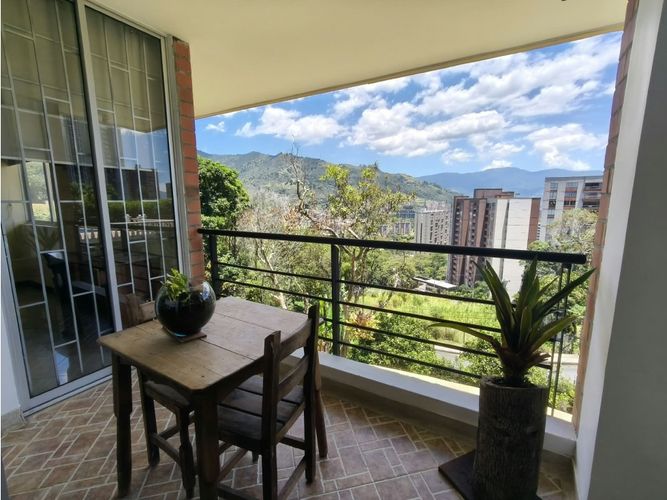 Casa de 4 alcobas en venta en Loma Del Escobero, Envigado, 350 m² · foto 3 de 24