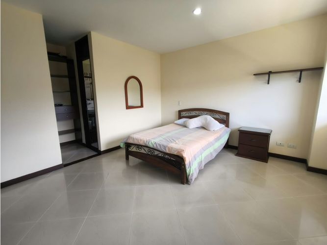 Casa de 4 alcobas en venta en Loma Del Escobero, Envigado, 350 m² · foto 4 de 24