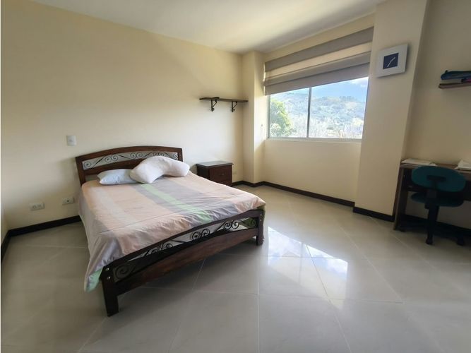 Casa de 4 alcobas en venta en Loma Del Escobero, Envigado, 350 m² · foto 5 de 24