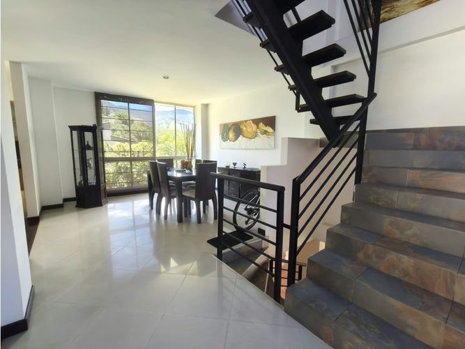 Casa de 4 alcobas en venta en Loma Del Escobero, Envigado, 350 m² · foto 10 de 24