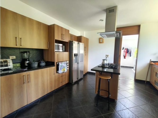 Casa de 4 alcobas en venta en Loma Del Escobero, Envigado, 350 m² · foto 12 de 24