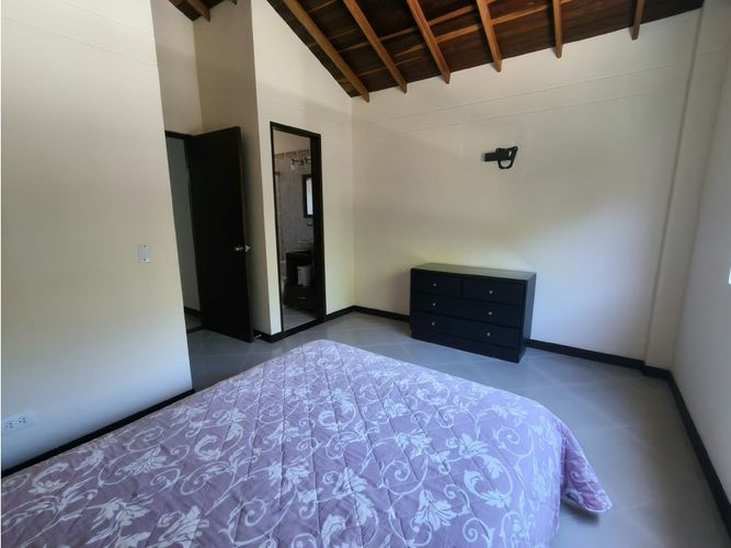 Casa de 4 alcobas en venta en Loma Del Escobero, Envigado, 350 m² · foto 16 de 24