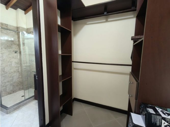 Casa de 4 alcobas en venta en Loma Del Escobero, Envigado, 350 m² · foto 17 de 24