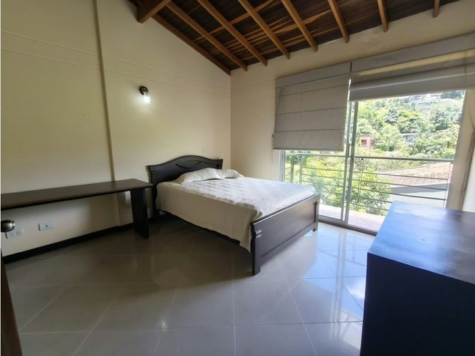 Casa de 4 alcobas en venta en Loma Del Escobero, Envigado, 350 m² · foto 20 de 24