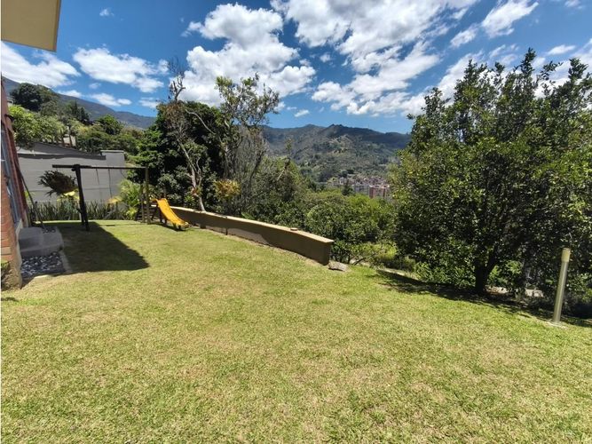 Casa de 4 alcobas en venta en Loma Del Escobero, Envigado, 350 m² · foto 23 de 24