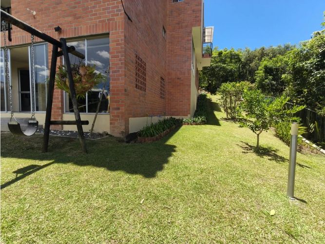 Casa de 4 alcobas en venta en Loma Del Escobero, Envigado, 350 m² · foto 24 de 24