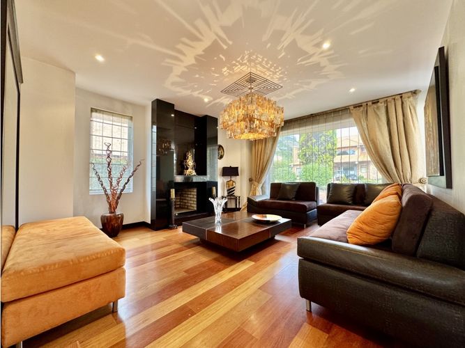 Casa de 6 alcobas en venta en Aposentos, Sopó, 720 m² · foto 2 de 24
