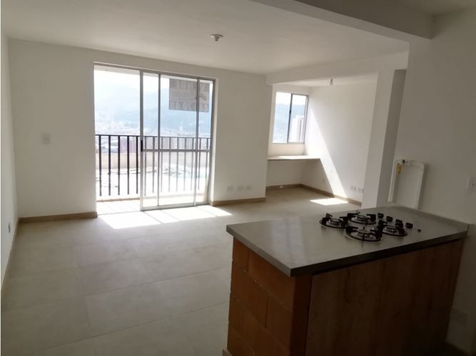 Apartamento en venta en Maria Auxiliadora, Medellín, 55 m² · foto 2 de 13