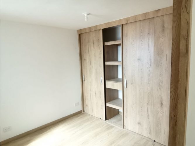 Apartamento en venta en Maria Auxiliadora, Medellín, 55 m² · foto 8 de 13