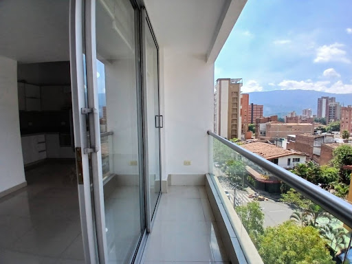 Apartamento en arriendo en Laureles, Medellín · foto 7 de 24