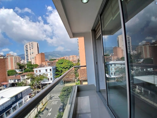 Apartamento en arriendo en Laureles, Medellín · foto 8 de 24