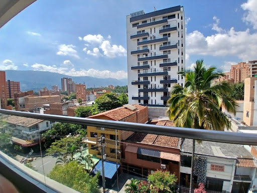 Apartamento en arriendo en Laureles, Medellín · foto 9 de 24