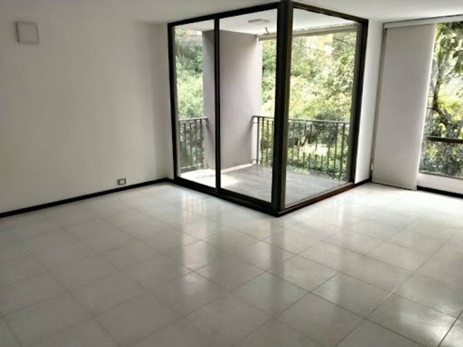 Apartamento de 3 alcobas en arriendo en Castropol, Medellín, 120 m² · foto 4 de 24