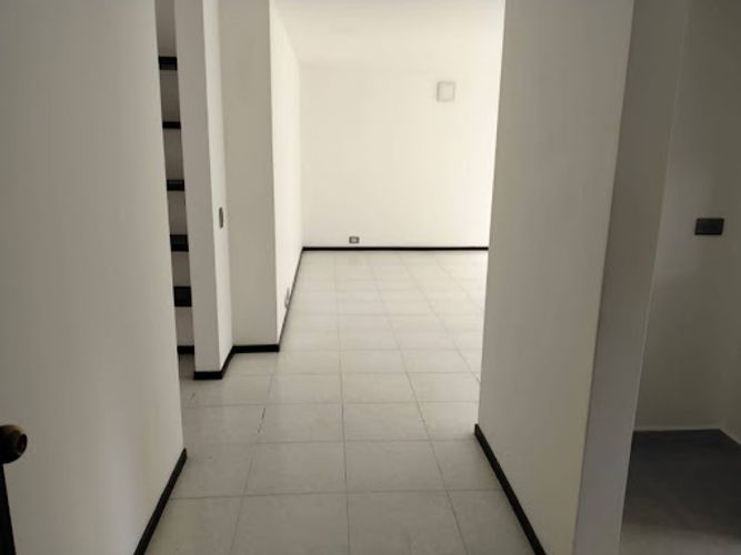 Apartamento de 3 alcobas en arriendo en Castropol, Medellín, 120 m² · foto 5 de 24