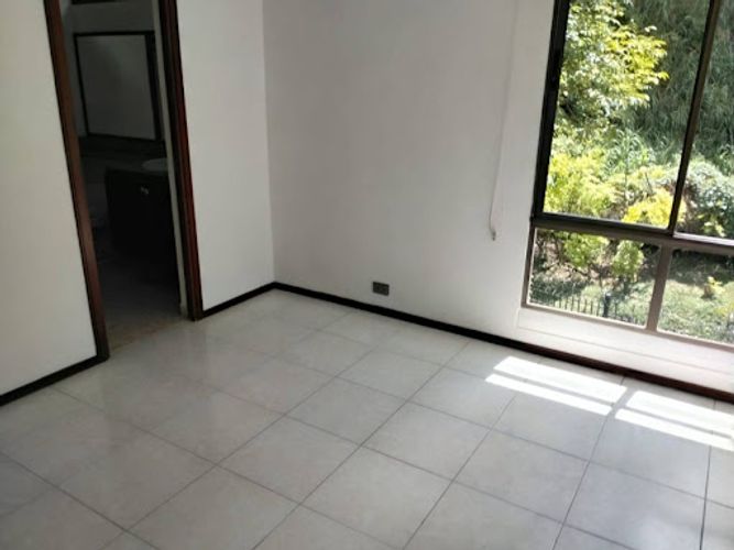 Apartamento de 3 alcobas en arriendo en Castropol, Medellín, 120 m² · foto 7 de 24