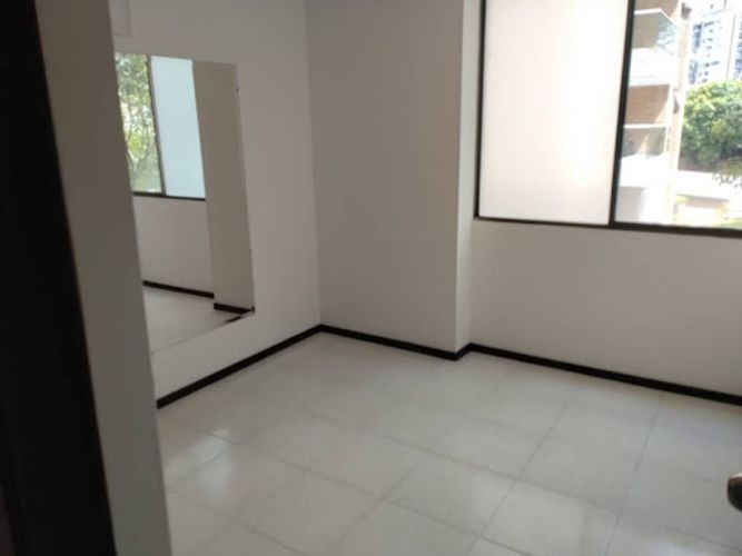 Apartamento de 3 alcobas en arriendo en Castropol, Medellín, 120 m² · foto 11 de 24