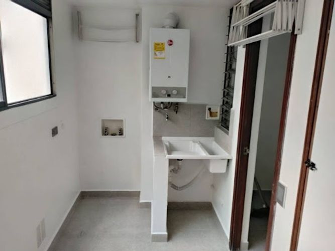 Apartamento de 3 alcobas en arriendo en Castropol, Medellín, 120 m² · foto 23 de 24