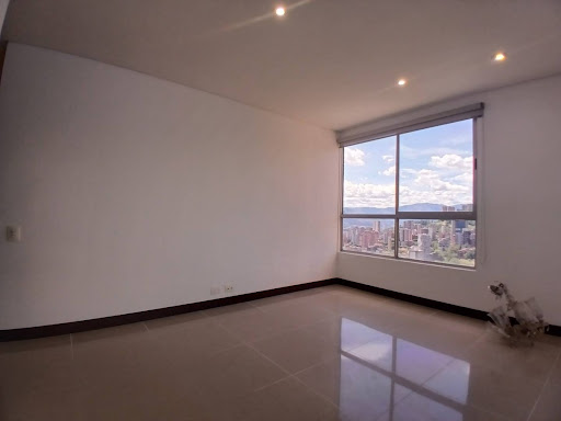 Apartamento en arriendo en La Florida, Medellín · foto 2 de 24