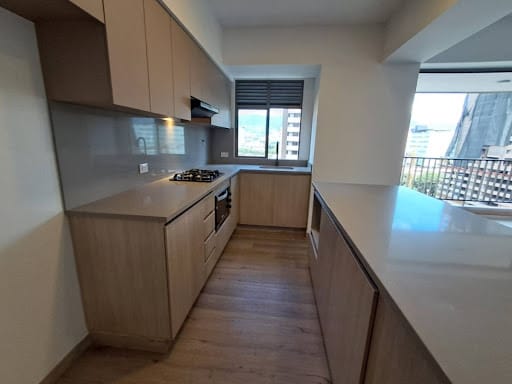 Apartamento de 3 alcobas en arriendo en Ciudad Del Río, Medellín, 77 m² · foto 6 de 24
