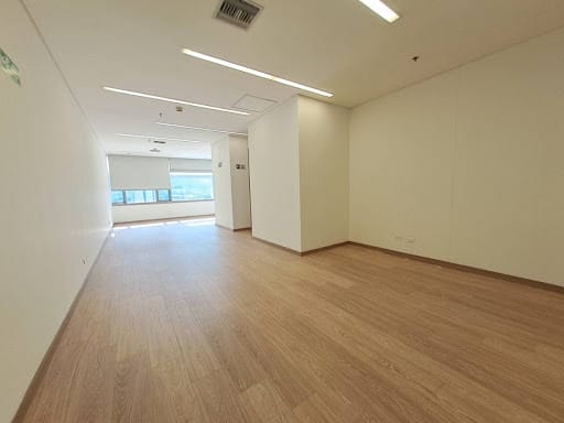 Oficina en arriendo en Milla De Oro, Medellín, 51 m² · foto 2 de 12