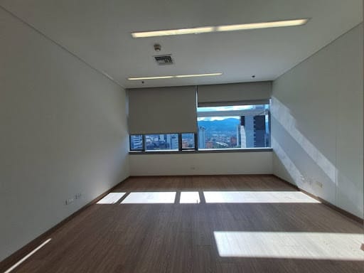 Oficina en arriendo en Milla De Oro, Medellín, 51 m² · foto 6 de 12