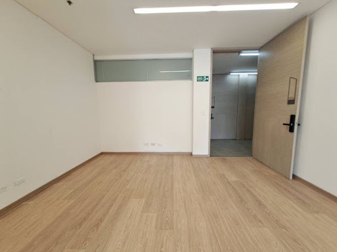 Oficina en arriendo en Milla De Oro, Medellín, 51 m² · foto 11 de 12