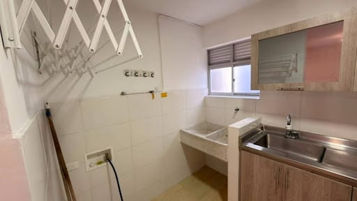 Oficina en arriendo en Lorena, Medellín, 72 m² · foto 2 de 10