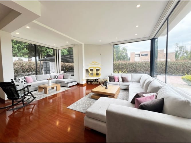 Casa de 3 alcobas en venta en Guaymaral, Bogotá, 360 m² · foto 2 de 24