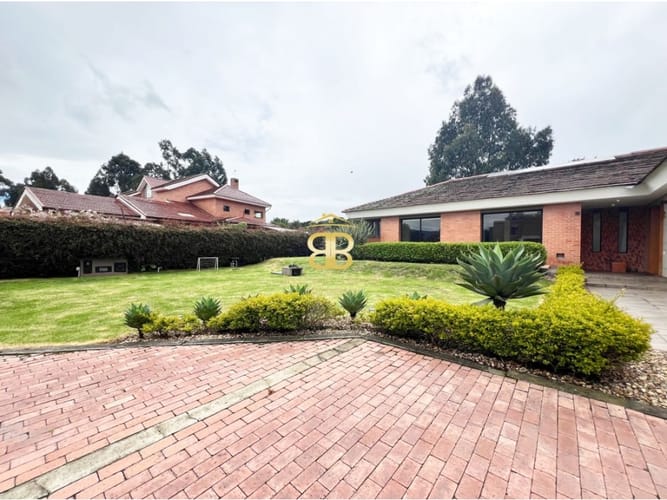 Casa de 3 alcobas en venta en Guaymaral, Bogotá, 360 m² · foto 3 de 24