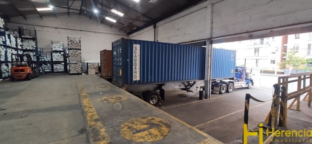 Bodega en arriendo en Manuel Restrepo, Sabaneta, 3197 m² · foto 2 de 10