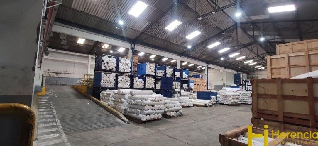 Bodega en arriendo en Manuel Restrepo, Sabaneta, 3197 m² · foto 3 de 10