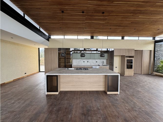 Casa de 5 alcobas en venta en Pantanillo, El Retiro, 320 m² · foto 2 de 22