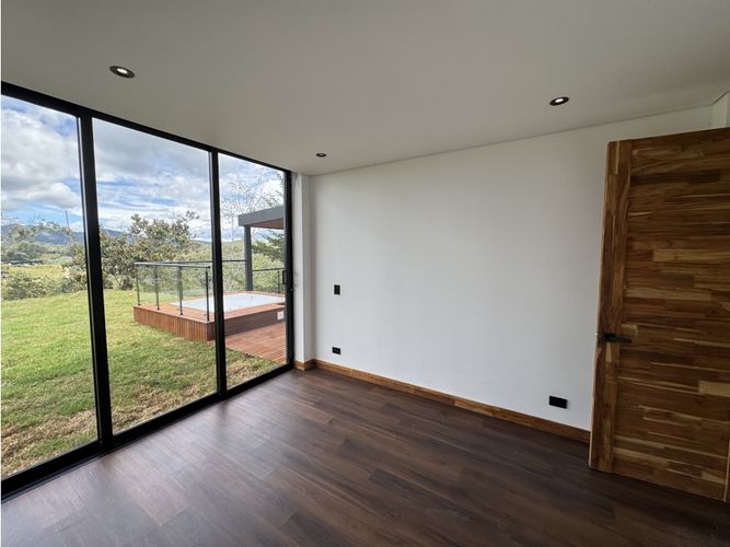 Casa de 5 alcobas en venta en Pantanillo, El Retiro, 320 m² · foto 13 de 22