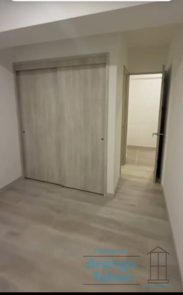 Apartamento en arriendo en Ciudad Del Río, Medellín · foto 9 de 17