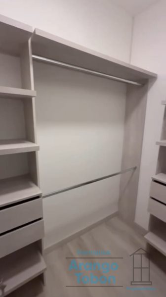 Apartamento en arriendo en Ciudad Del Río, Medellín · foto 11 de 17