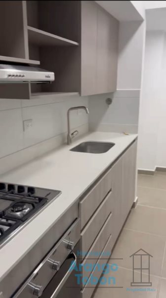 Apartamento en arriendo en Ciudad Del Río, Medellín · foto 15 de 17