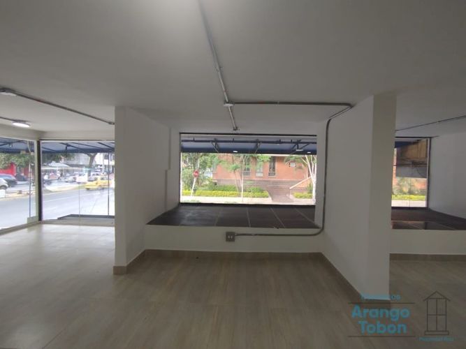 Local en arriendo en Conquistadores, Medellín, 70 m² · foto 2 de 14