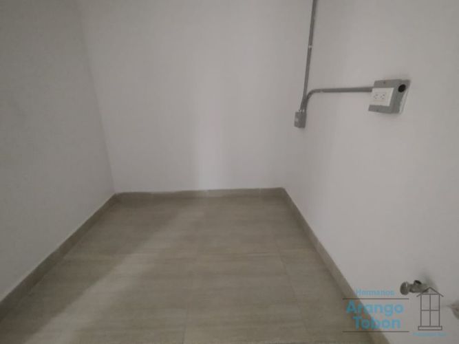 Local en arriendo en Conquistadores, Medellín, 70 m² · foto 8 de 14