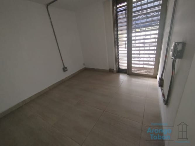 Local en arriendo en Conquistadores, Medellín, 70 m² · foto 9 de 14