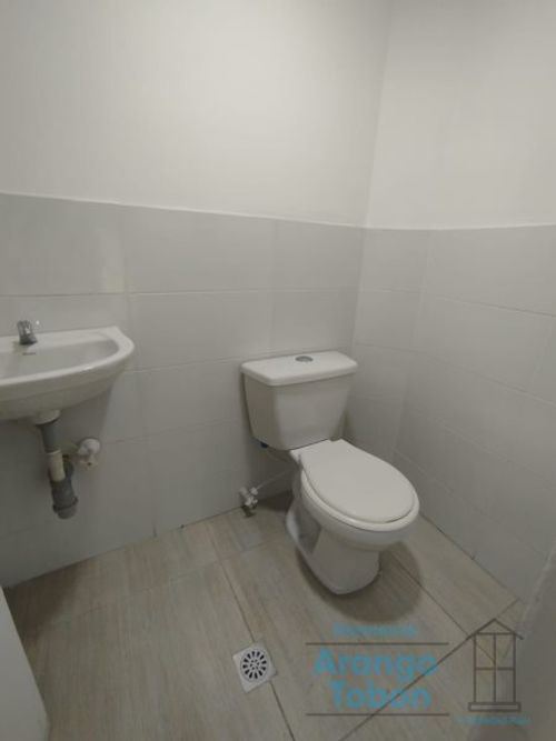 Local en arriendo en Conquistadores, Medellín, 70 m² · foto 12 de 14