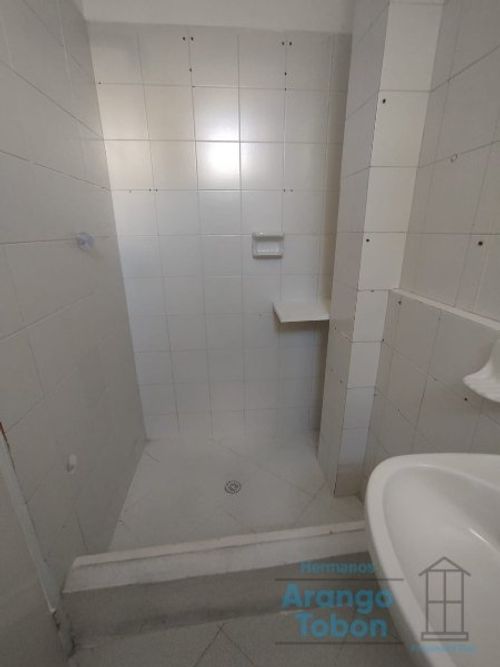 Oficina en arriendo en Conquistadores, Medellín, 22 m² · foto 5 de 5
