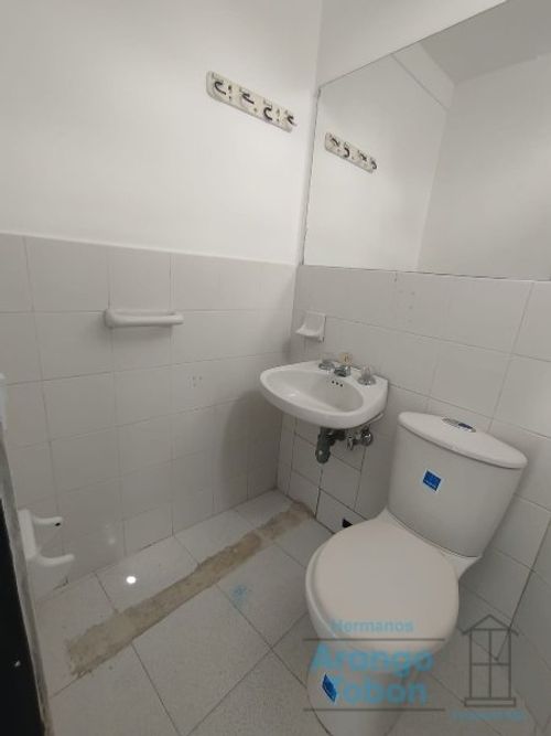 Oficina en arriendo en Conquistadores, Medellín, 36 m² · foto 6 de 6
