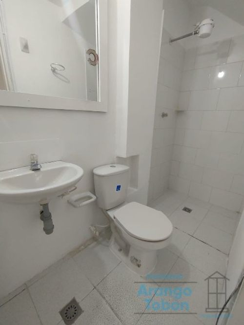 Oficina en arriendo en Conquistadores, Medellín, 25 m² · foto 4 de 4